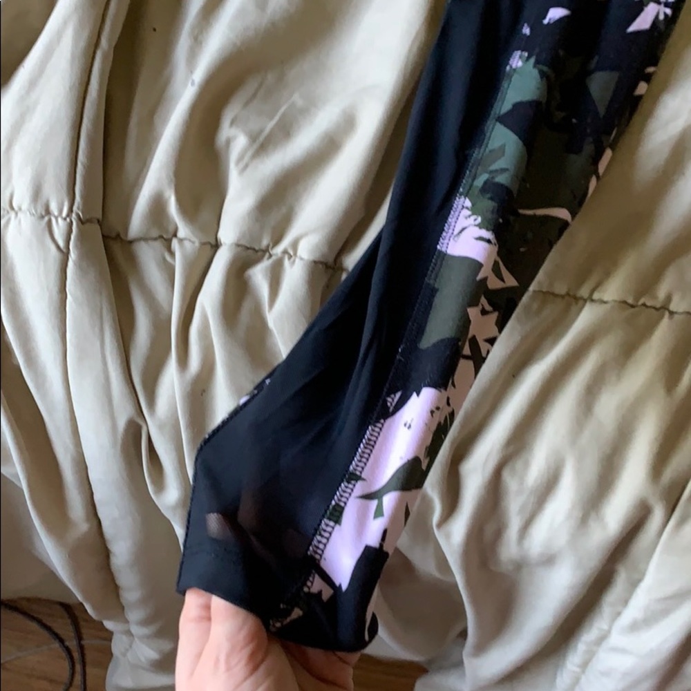 Patterned Leggings - Picture 2 of 3